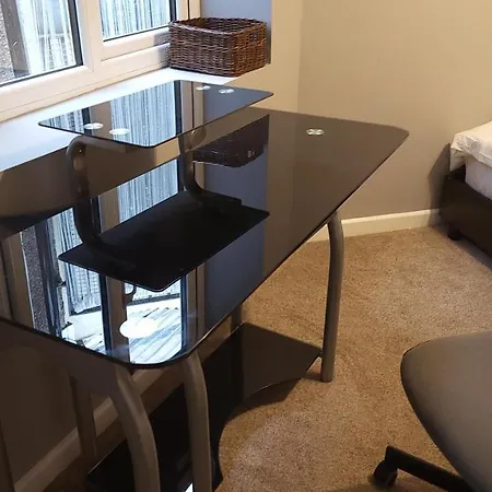 Fully Furnished 3 Bedroom * بريستول