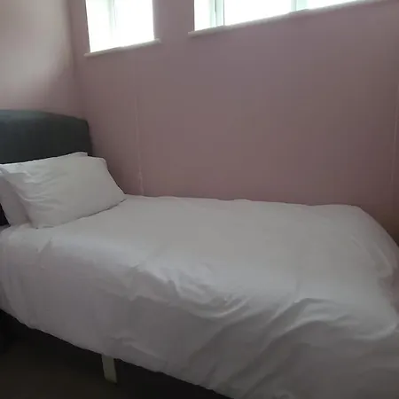 Apartament Fully Furnished 3 Bedroom Bristol