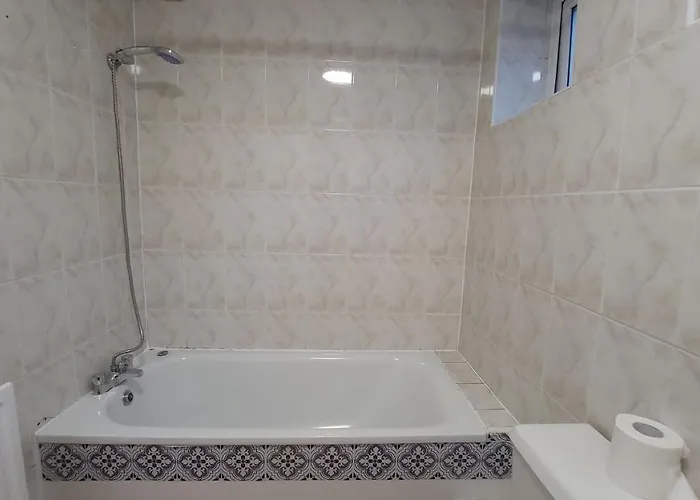 Fully Furnished 3 Bedroom * Бристоль