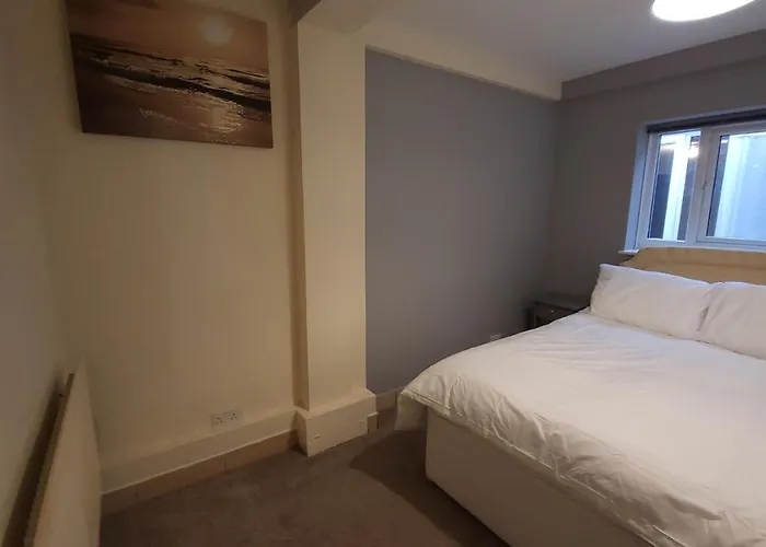 Apartment Fully Furnished 3 Bedroom *